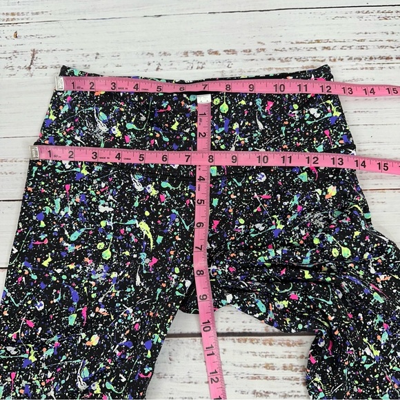 Victoria Secret size Small Knockout Paint Splatter Black Crop Leggings - Picture 10 of 10